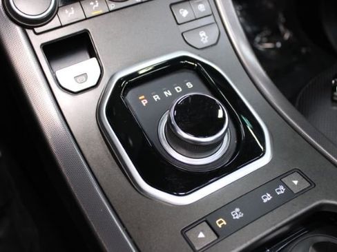 Used 2018 Land Rover Range Rover Evoque SE Dynamic image 18