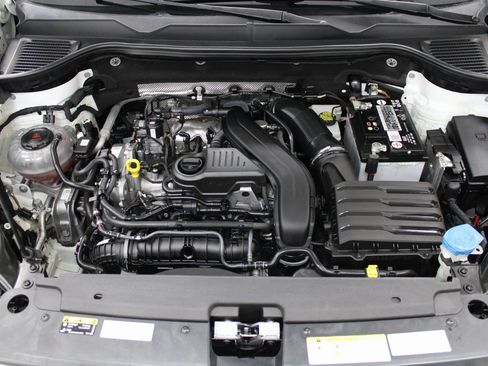Used 2022 Volkswagen Taos SE AWD/4WD image 12