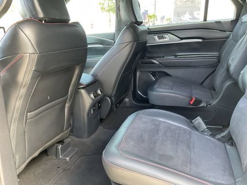 Used 2025 Ford Explorer ST AWD/4WD image 21