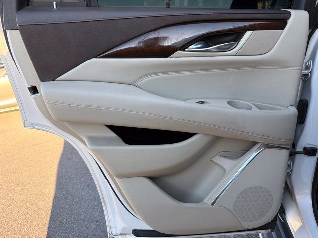 Used 2017 Cadillac Escalade Luxury RWD image 19