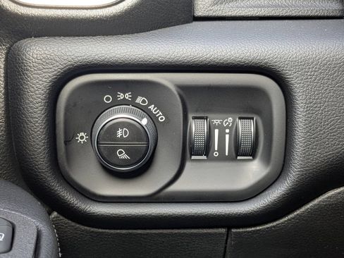 New 2026 RAM 2500 Laramie AWD/4WD image 23