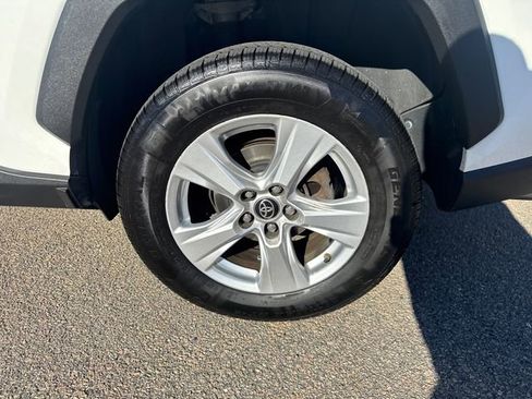 Used 2019 Toyota RAV4 XLE w/ Convenience Package image 18