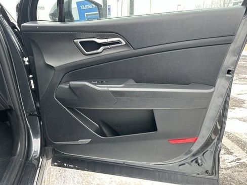Used 2023 Kia Sportage LX image 10