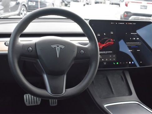 Used 2021 Tesla Model 3 Performance image 18