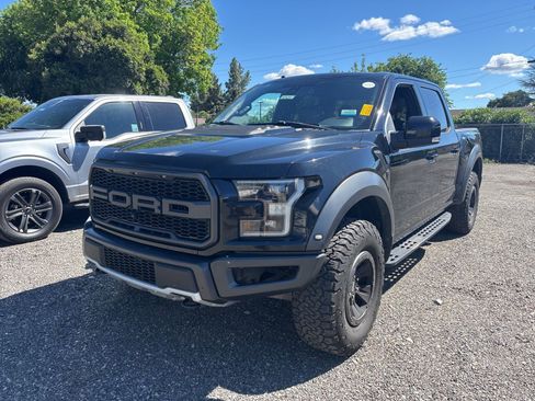 Used 2017 Ford F150 Raptor w/ Equipment Group 802A Luxury image 2