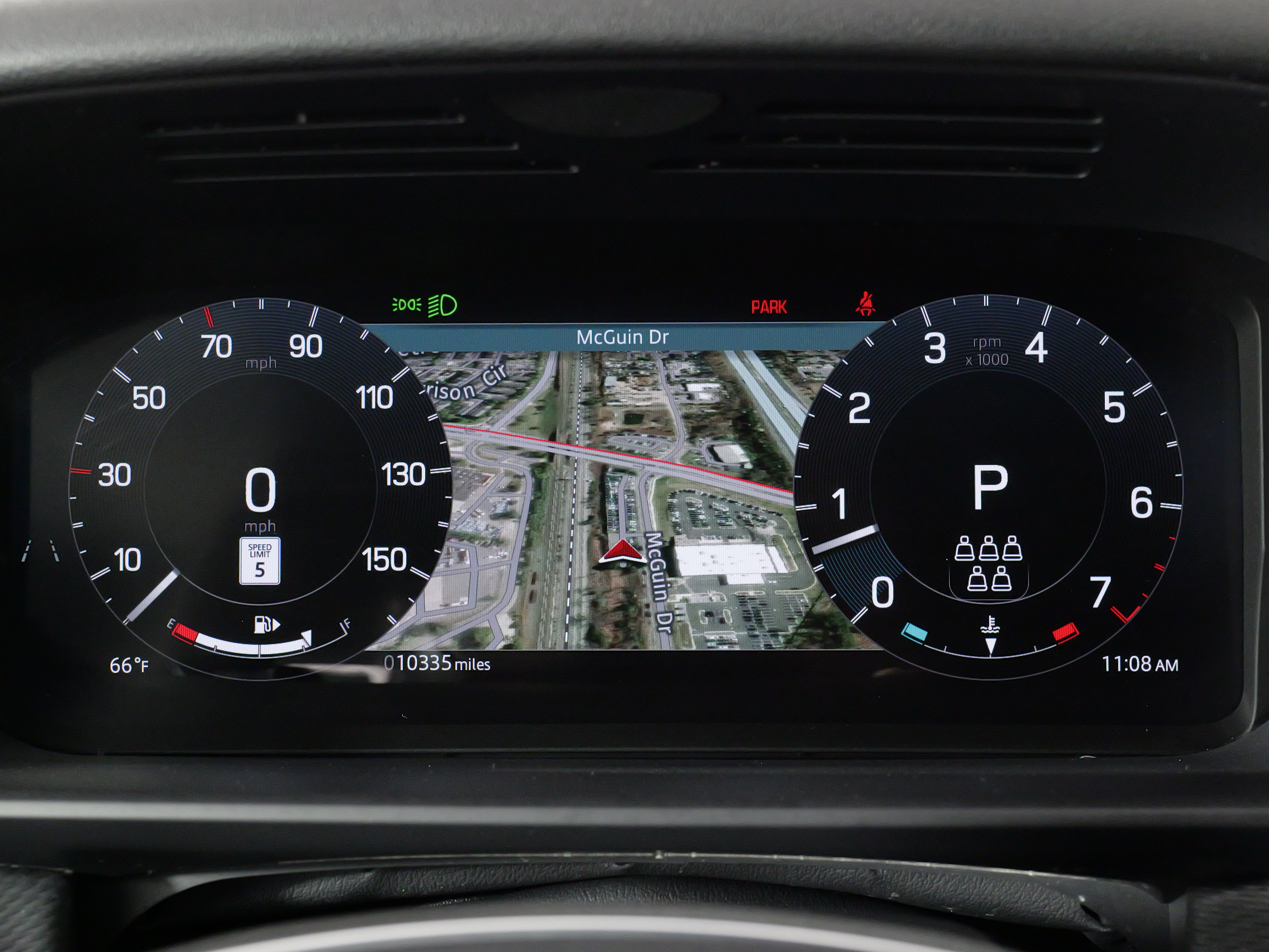 Used 2024 Land Rover Discovery Dynamic SE AWD/4WD image 50
