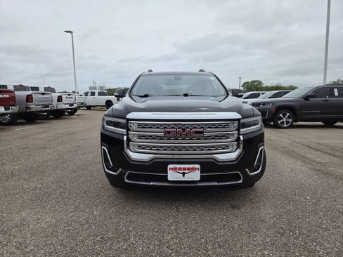Used 2023 GMC Acadia SLT AWD/4WD image 2