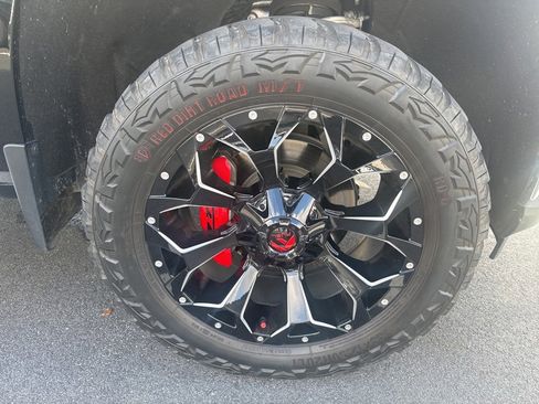 Used 2019 Chevrolet Silverado 1500 LTZ w/ LTZ Premium Package image 6