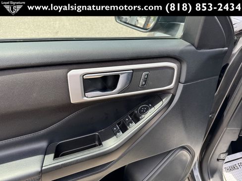 Used 2020 Ford Explorer XLT image 20