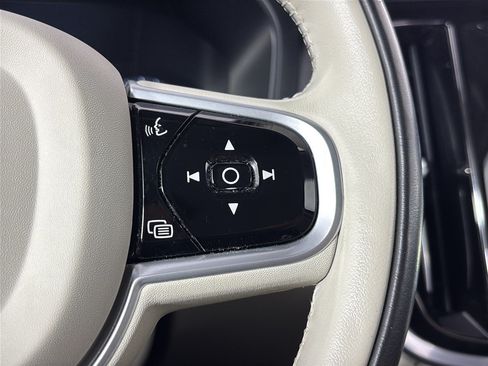 Used 2020 Volvo V60 T5 Cross Country AWD/4WD image 19