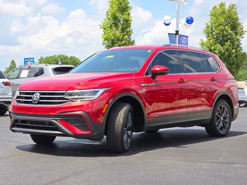 Used 2022 Volkswagen Tiguan SE AWD/4WD image 21