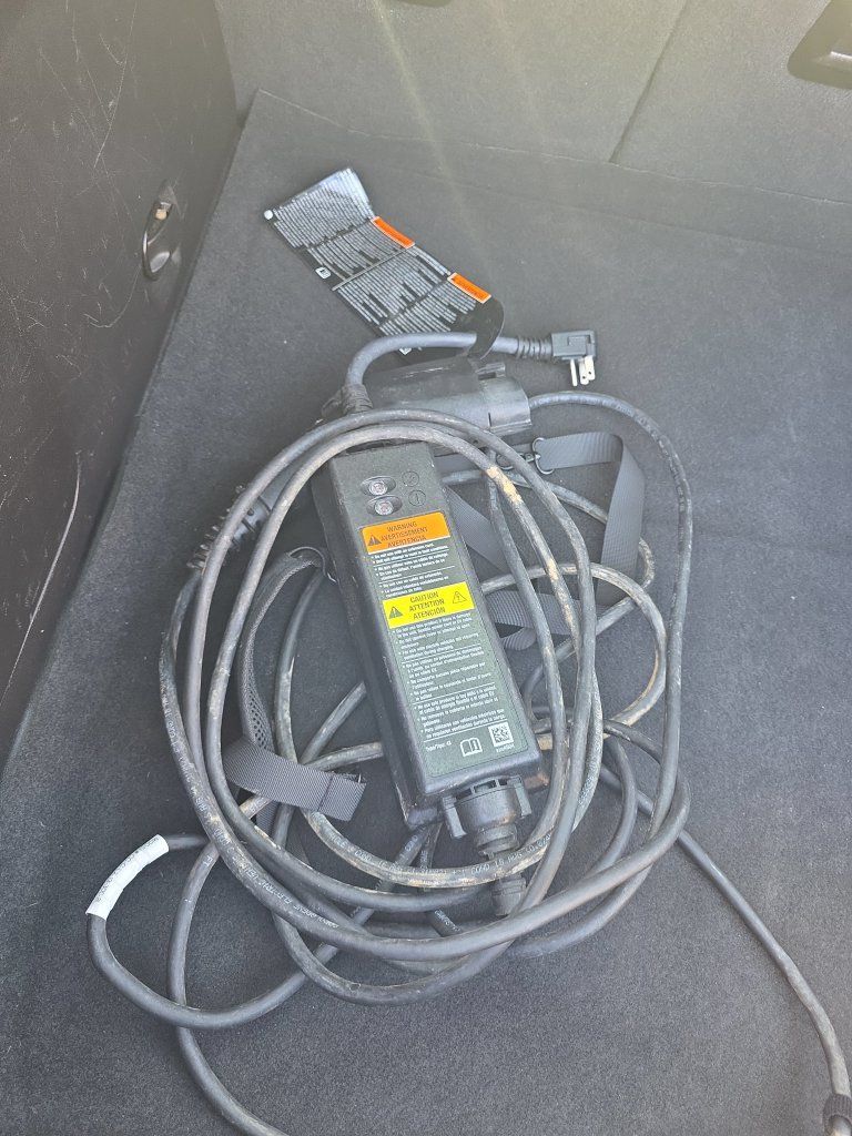 Used 2018 Chevrolet Volt LT FWD image 28