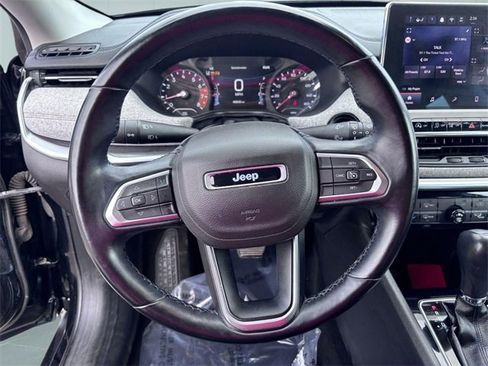 Used 2022 Jeep Compass Latitude image 16