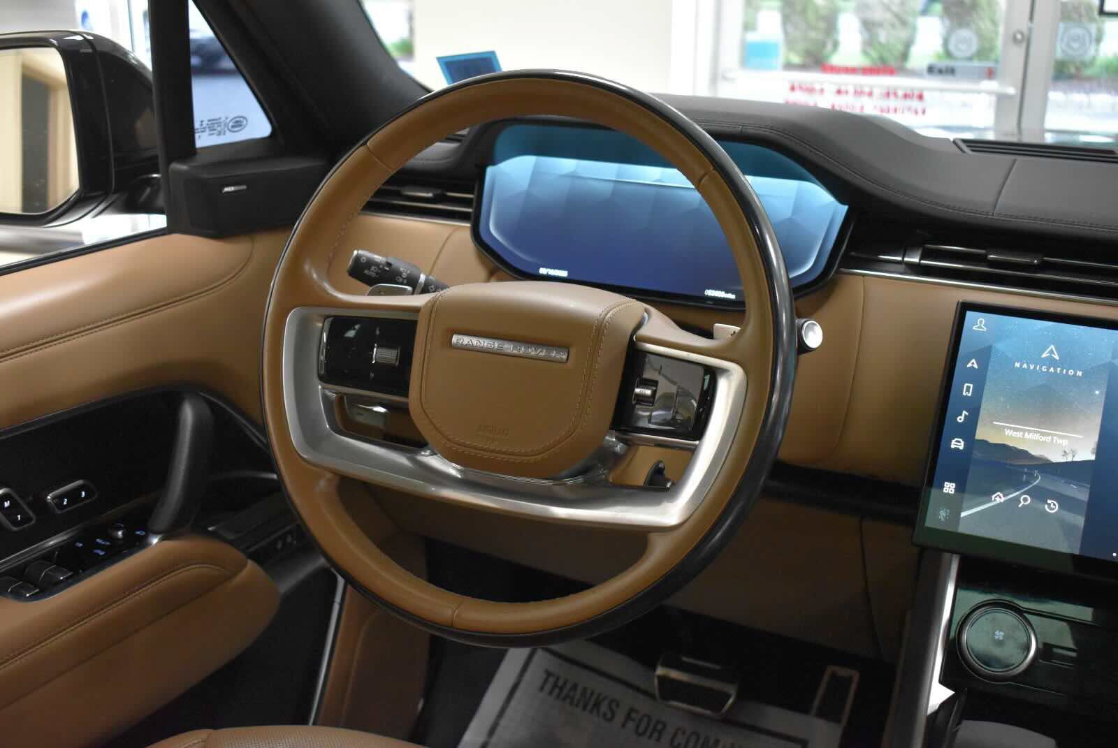 Used 2023 Land Rover Range Rover Long Wheelbase SE AWD/4WD image 17