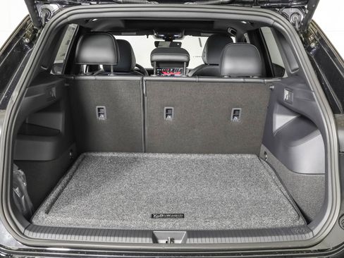 New 2026 Volkswagen Tiguan SE R-Line AWD/4WD image 39