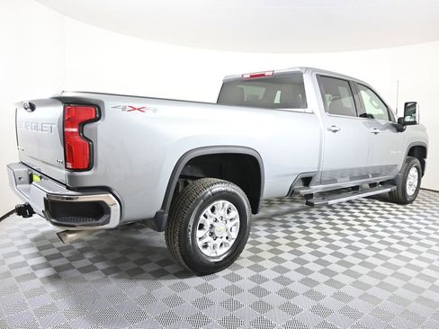 Used 2024 Chevrolet Silverado 3500 LTZ AWD/4WD image 7