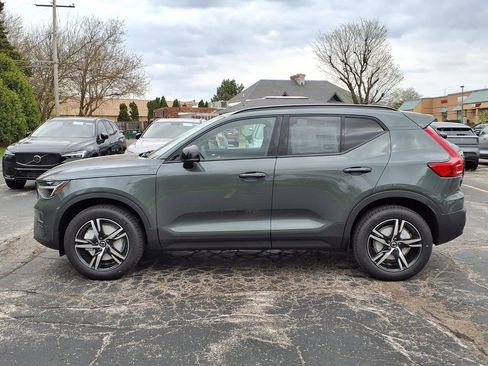 New 2026 Volvo XC40 B5 Core w/ Climate Package AWD/4WD image 3