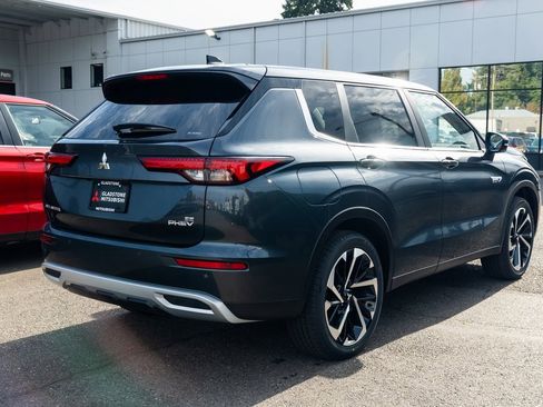 New 2025 Mitsubishi Outlander SE image 6