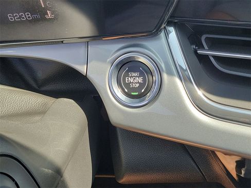 Used 2025 Chevrolet Trax LT w/ Driver Confidence Package image 22
