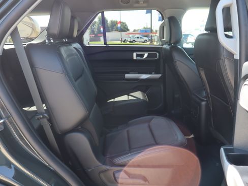 Used 2023 Ford Explorer XLT w/ Equipment Group 202A AWD/4WD image 13