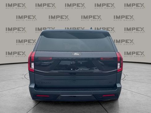 Used 2025 Ford Expedition Max Platinum w/ Stealth Performance Package AWD/4WD image 4