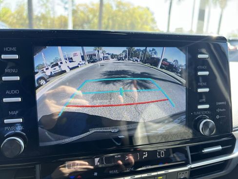 Used 2023 Toyota Sienna XLE image 25