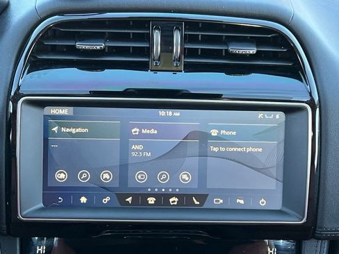 Used 2019 Jaguar F-PACE Portfolio image 19