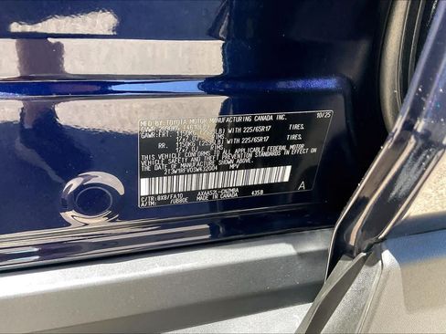 Used 2025 Toyota RAV4 XLE FWD image 33