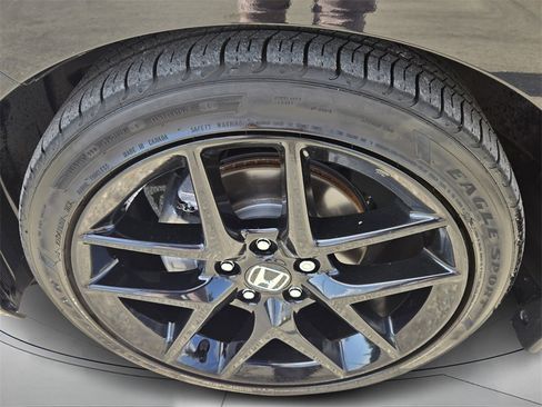 Used 2025 Honda Civic Sport image 9