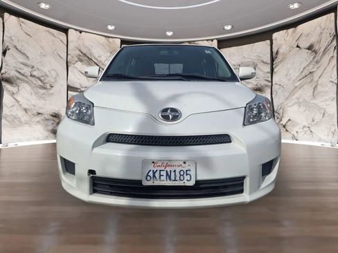 Used 2010 Scion xD image 2