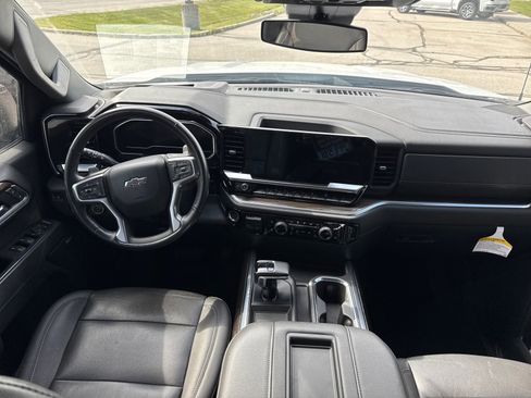 Used 2022 Chevrolet Silverado 1500 RST w/ Redline Edition AWD/4WD image 3