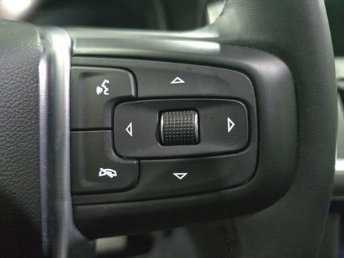 Used 2023 GMC Yukon SLT w/ SLT Premium Package image 18