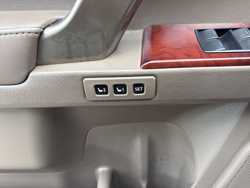 Used 2012 Lexus GX 460 w/ Comfort Plus Pkg AWD/4WD image 13
