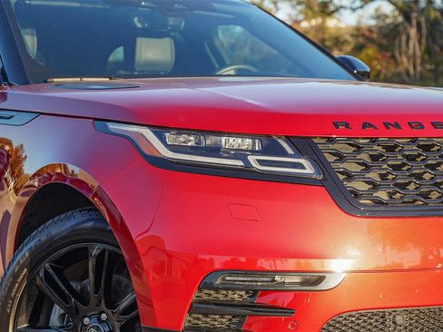 Used 2023 Land Rover Range Rover Velar R-Dynamic S image 3