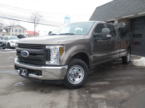 Used 2019 Ford F250 XL w/ Power Equipment Group image 27