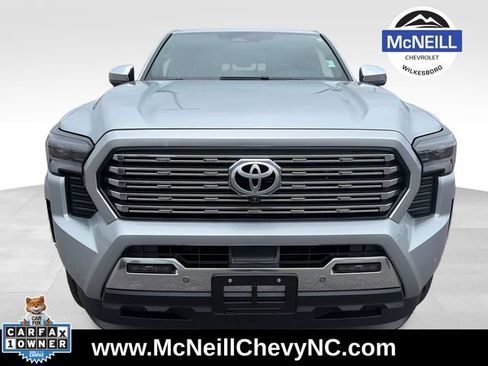 Used 2025 Toyota Tacoma Limited AWD/4WD image 2