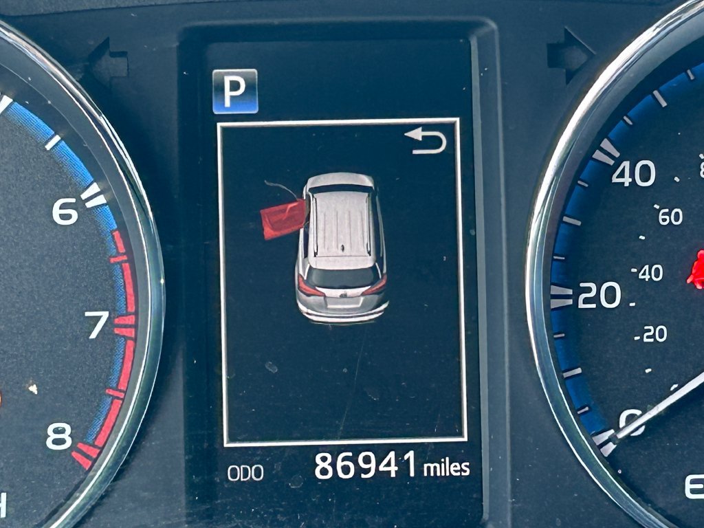 Used 2018 Toyota RAV4 Limited FWD image 21