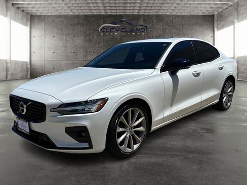 Used 2021 Volvo S60 T5 Momentum w/ Climate Package AWD/4WD image 8