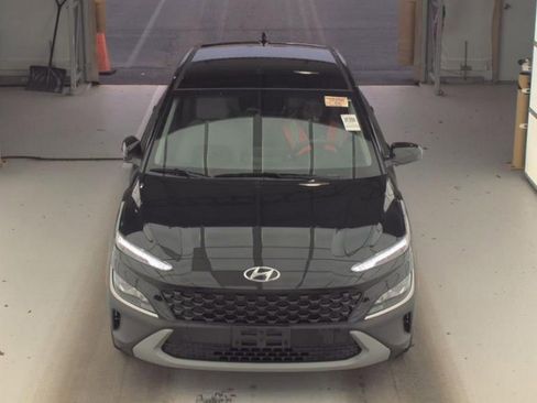 Used 2023 Hyundai Kona SE AWD/4WD image 2