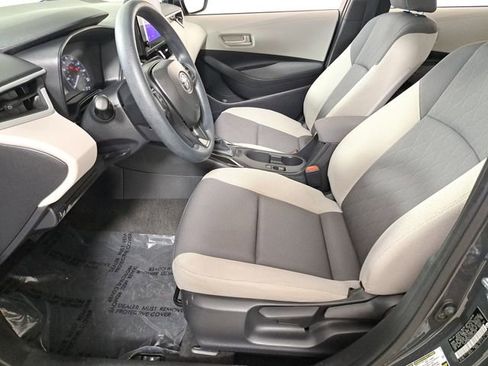 Used 2025 Toyota Corolla LE image 19