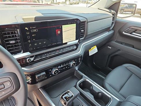 New 2026 GMC Sierra 1500 SLT image 19