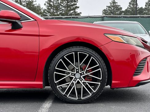 Used 2019 Toyota Camry SE image 32
