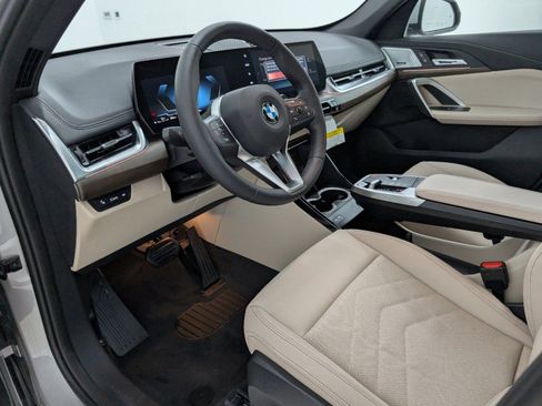 Used 2025 BMW X1 xDrive28i w/ Convenience Package image 4