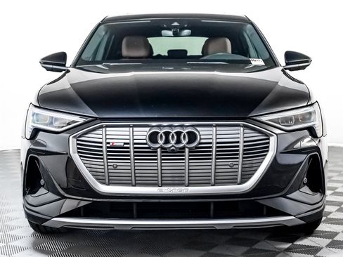 Used 2022 Audi e-tron Premium Plus w/ Premium Plus Package image 9