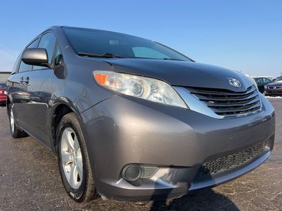 Used 2017 Toyota Sienna LE