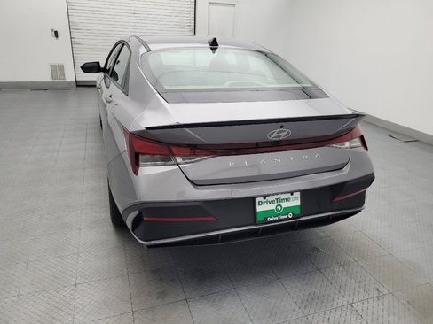 Used 2025 Hyundai Elantra Sport FWD image 6