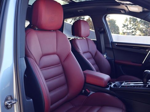 New 2026 Porsche Macan image 24