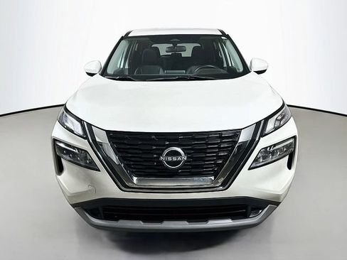 Used 2023 Nissan Rogue SV FWD image 2