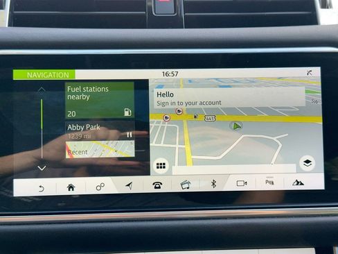 Used 2020 Land Rover Range Rover Sport HST image 14