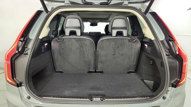 New 2026 Volvo XC90 T8 Plus AWD/4WD image 40